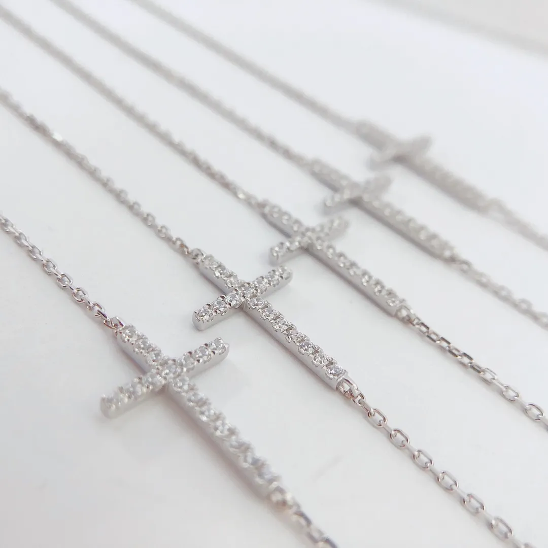 Sier Rhodium Plated D VVS Moissanite Cathical Jesus Cross Bracelet for Women_voghion.com