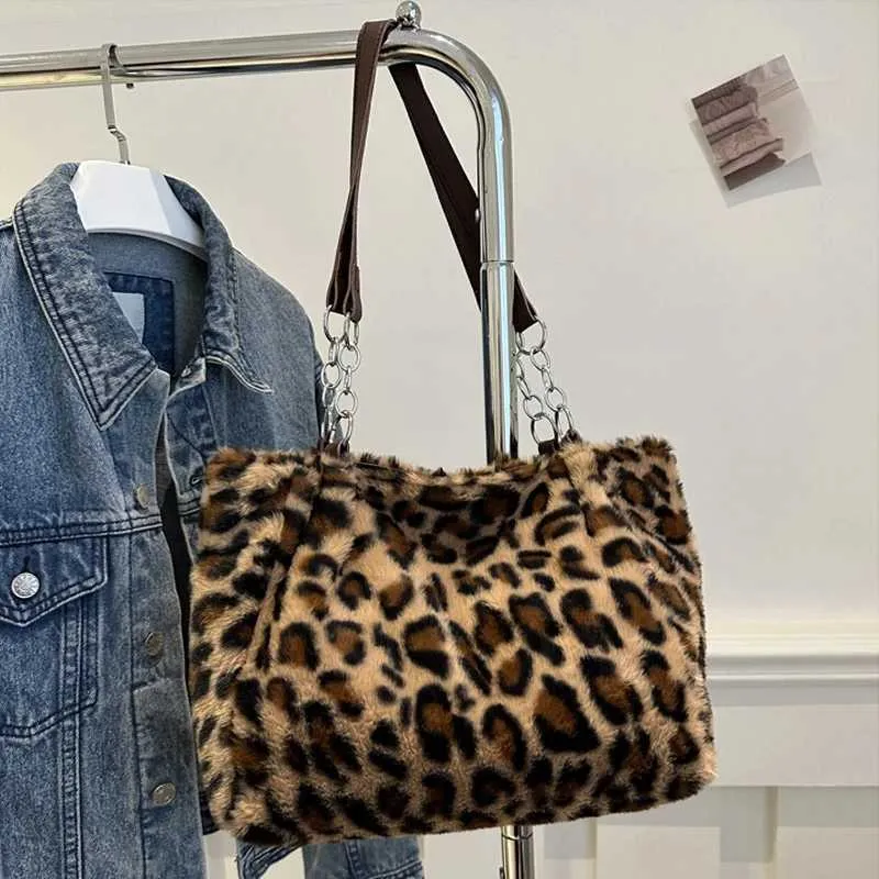 Designer Leopard Print Shoulder Bag Large Capacity Women Handbag_voghion.com