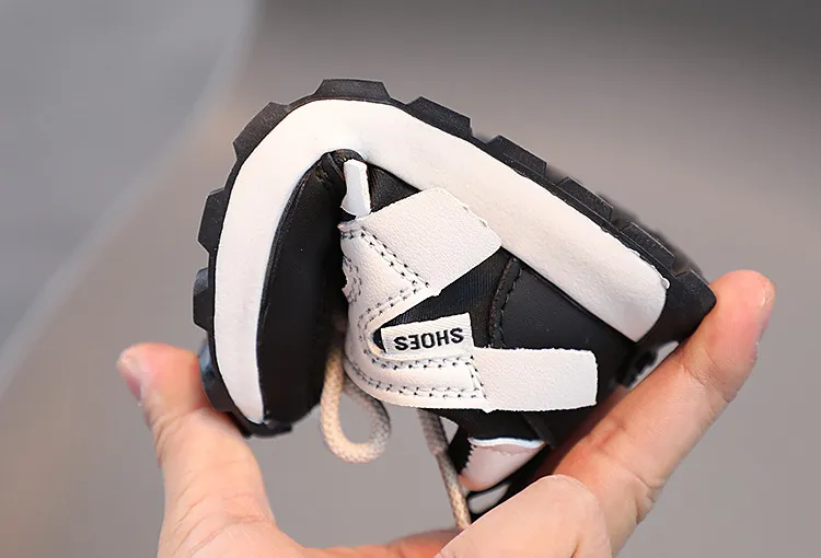 Zapatillas deportivas escolares para niños pequeños, unisex, para entrenamiento, para exteriores, cómodas, tallas 21_voghion.com