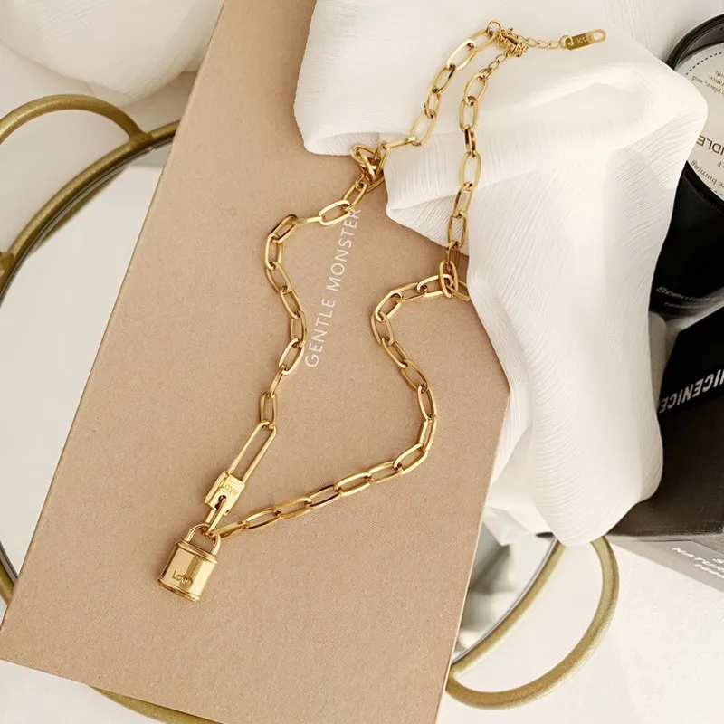 Collane con ciondolo Origin Summer Statement Collana con graffetta e lucchetto per donne e ragazze Catena spessa asimmetrica metallica_voghion.com