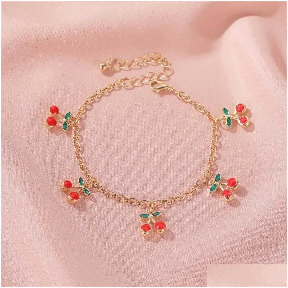 Bracciale con ciondolo ciliegia per donna oro regolabile_voghion.com
