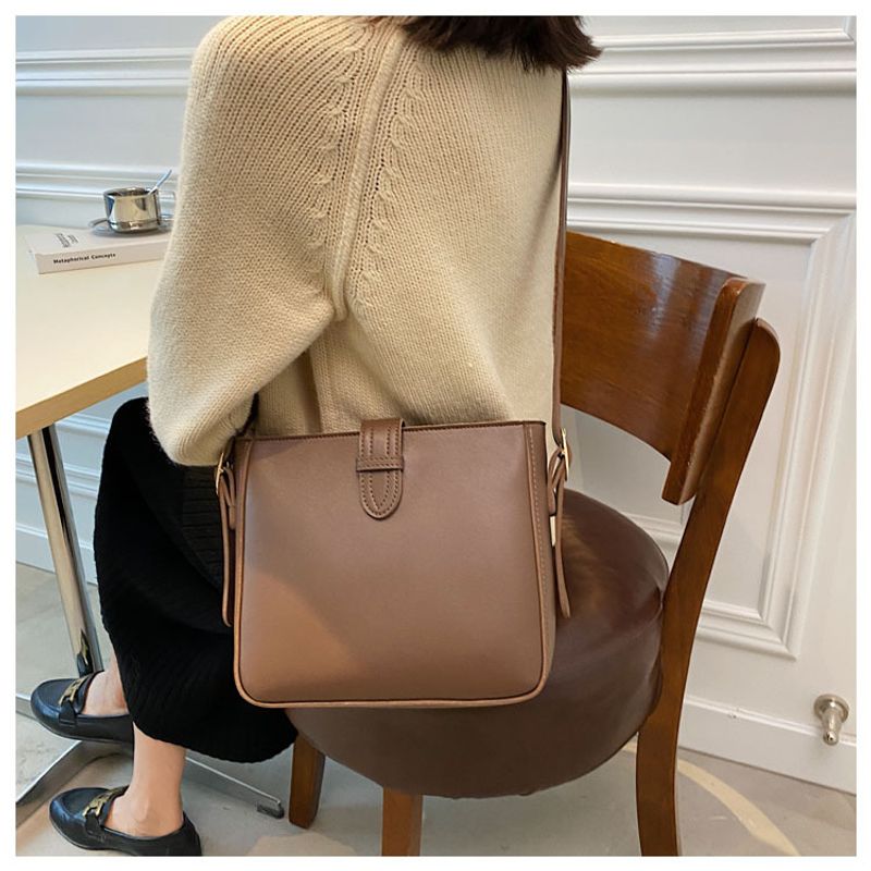 2024 Neue High-End-Tasche mit großem Fassungsvermögen für Damen, modische einfache, lässige Beuteltasche, im Internet_voghion.com