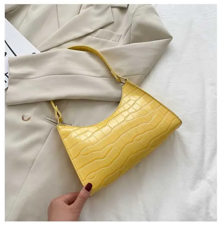Designer Leather Shoulder Bag Retro Solid Colour Chain Handbag_voghion.com