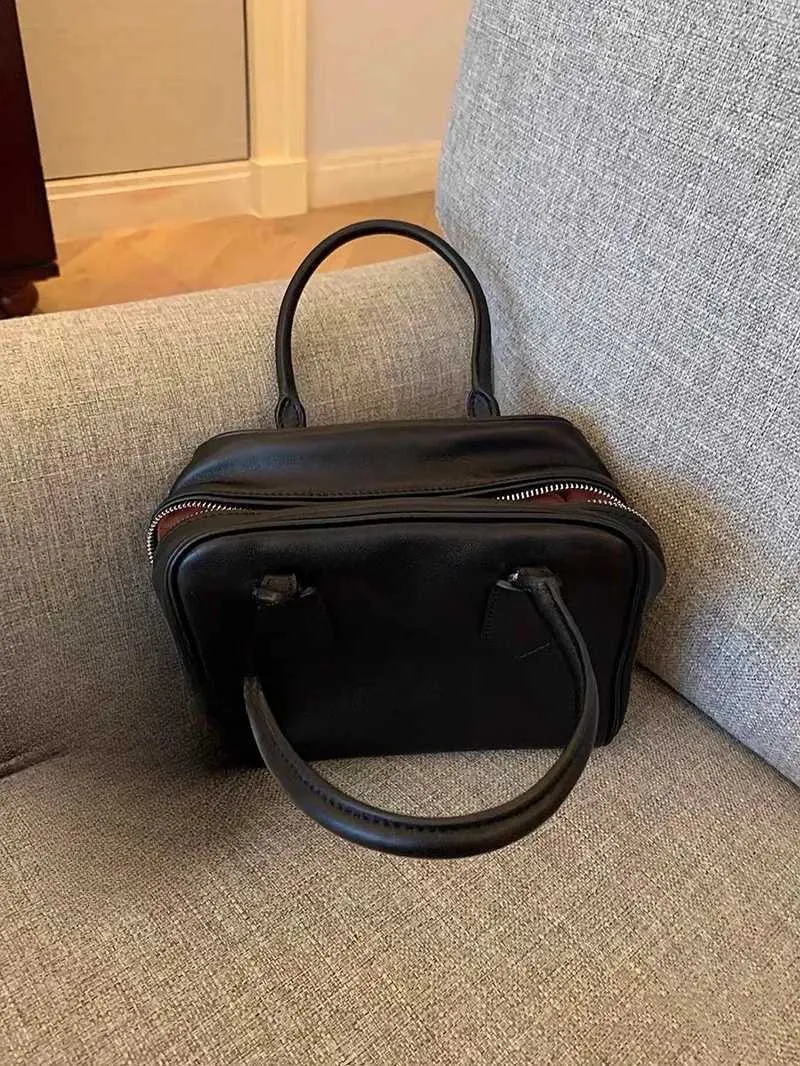 Borsa boston a mano e a tracolla da donna elegante versatile_voghion.com