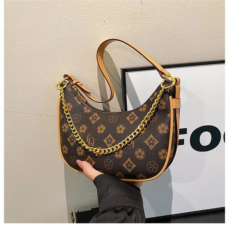 Free Shipping 2025 New Designer Fashionable Commuting Tote Premium Texture Printed Single Shoulder Diagonal Cross Armpit_voghion.com