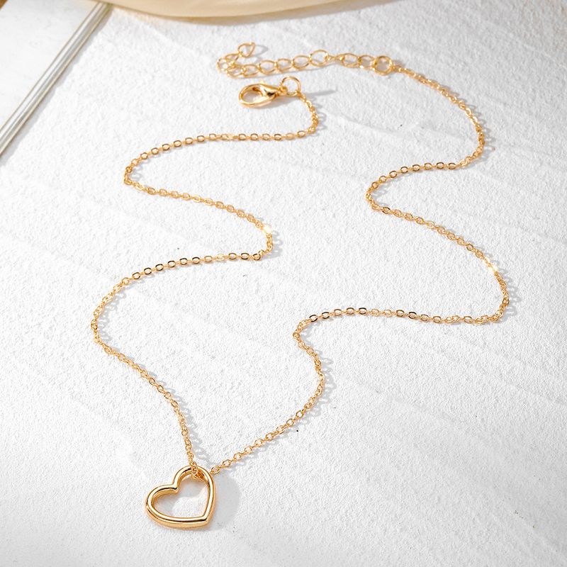 Liebesanhänger Halskette für Frauen hohler Stil hochwertiger Sinn für alle Spielpullover Schlüsselbeinkette Schmuck_voghion.com