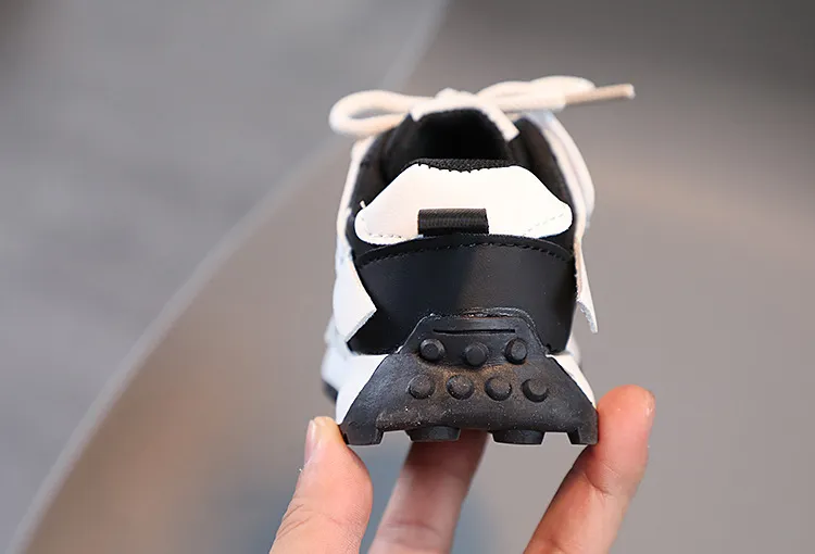 Zapatillas deportivas escolares para niños pequeños, unisex, para entrenamiento, para exteriores, cómodas, tallas 21_voghion.com