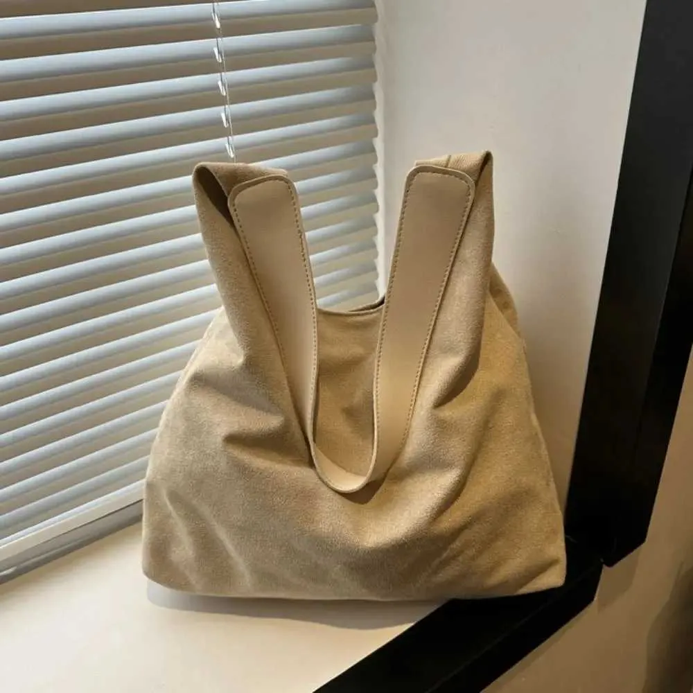 Borsa da designer Borsa da viaggio alla moda retrò in pelle scamosciata grande capacità alla moda per biancheria intima semplice borsa a tracolla Y241115_voghion.com