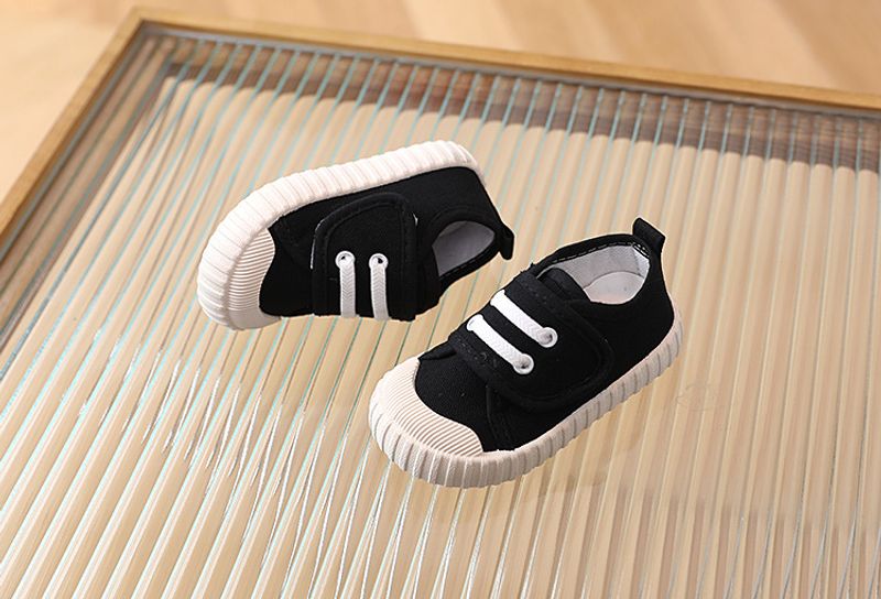 Nuevos zapatos de primavera y verano para niños y niñas, zapatillas de lona suaves e informales de color caramelo para niños, zapatillas de moda con estampado de leopardo_voghion.com