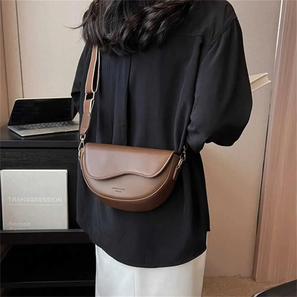 Women's Crossbody Bag With Stylish Red Strap Shoulder Bag Elegant_voghion.com