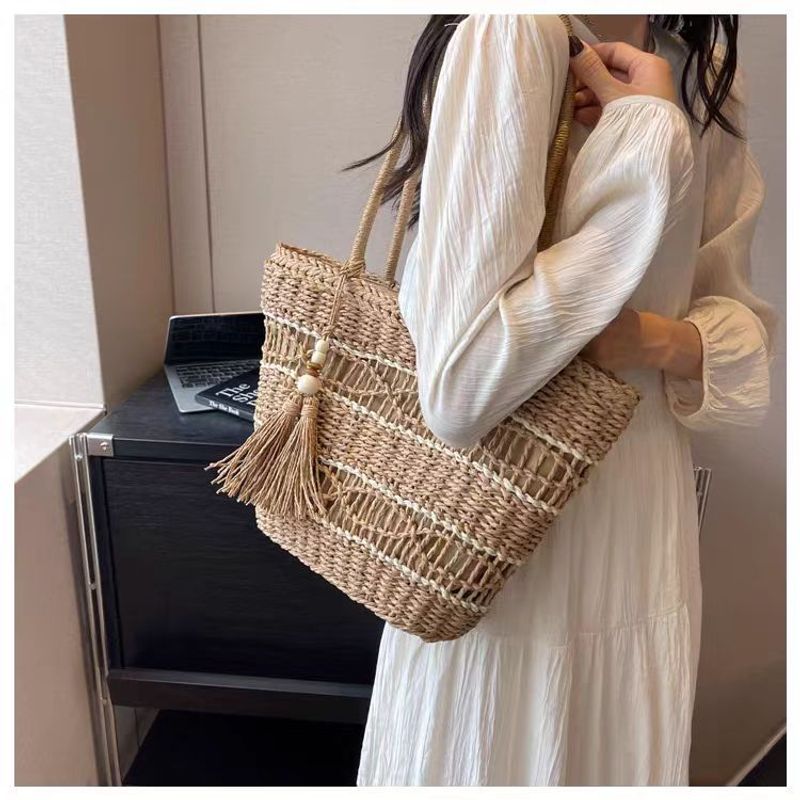 Damen Umhängetasche aus hohlem Papierseil gewebte modische grasgewebte Tasche, lässige Damentasche Strandtasche große_voghion.com