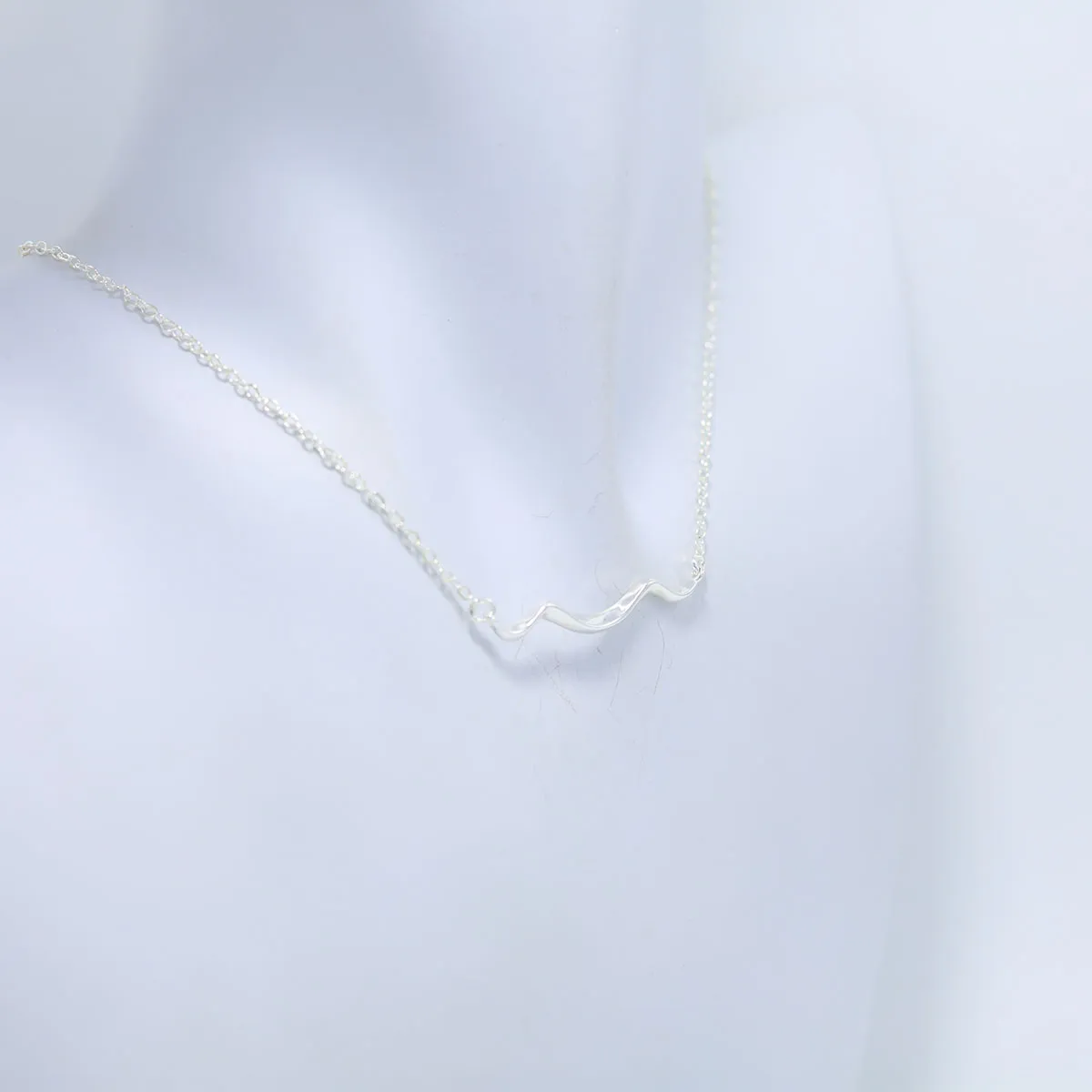 Collana a catena onda in argento per donna con pietre cz_voghion.com