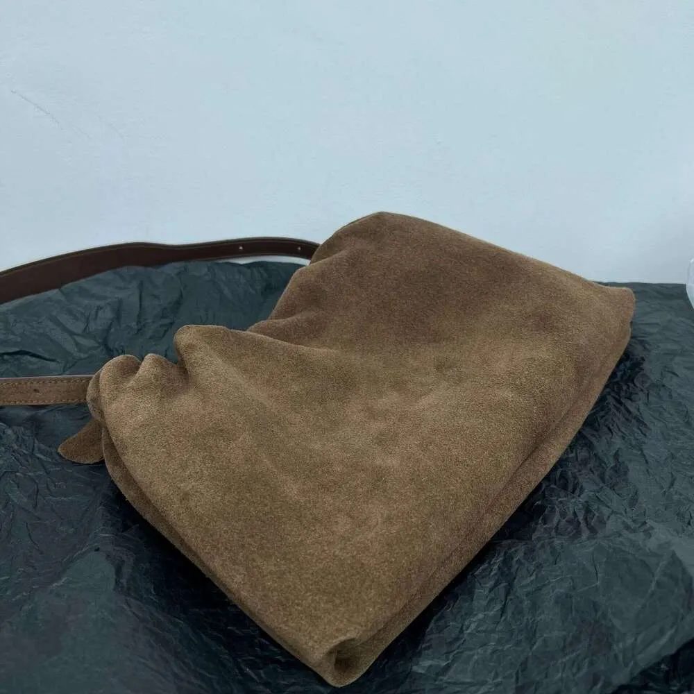 Borsa a tracolla da donna in pelle scamosciata opaca con 2 cinturini, in pelle di mucca scamosciata, stile coreano, con arricciature, color caffè kakhi_voghion.com