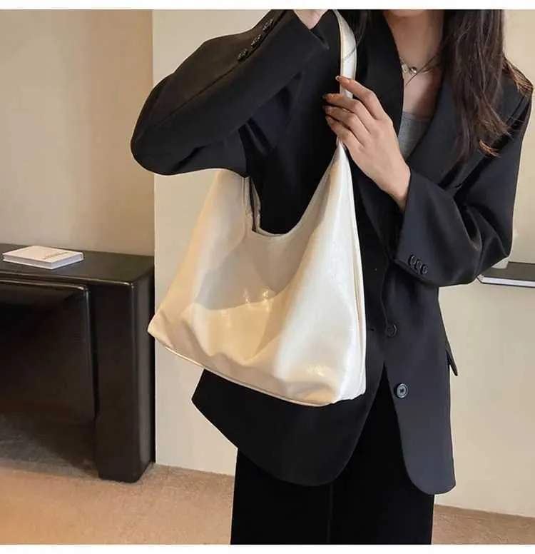 Borsa rossa di grande capacità per le donne 2024 Nuova trama retrò Borsa a tracolla singola Moda Versatile Casual Donna_voghion.com