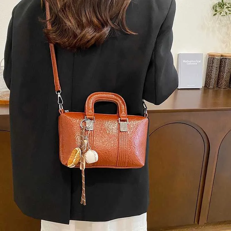 Borsa a mano classica vintage da donna con tracolla a temperatura nobile, stile invernale, alla moda, con cerniera_voghion.com