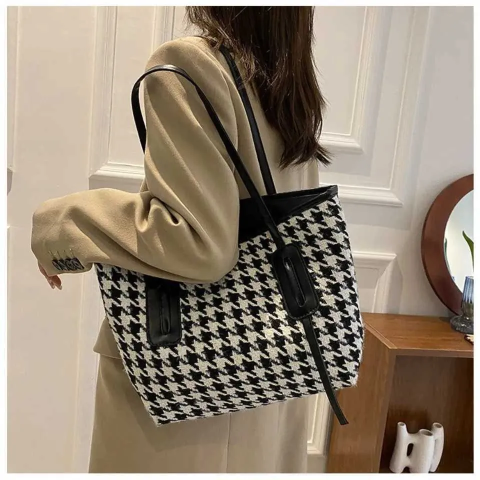 Womens Shoulder Bag And Tote Bag Large Capacity Grid Pattern Bag_voghion.com