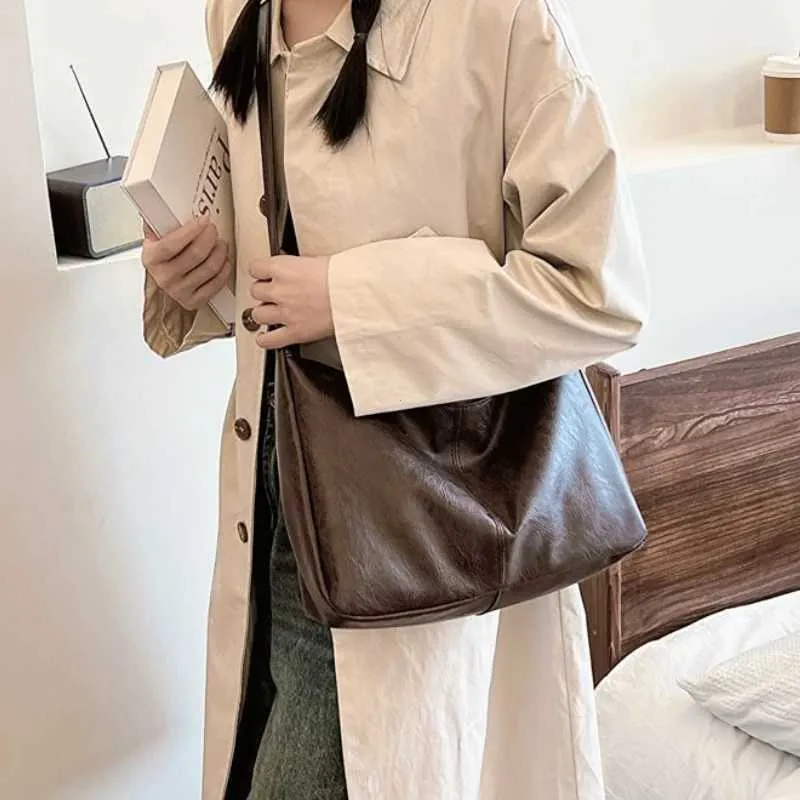 PU Leder Pendler Mode Vintage Casual Maillard Stilvolle Umhängetaschen für Frauen Textur Große Kapazität_voghion.com