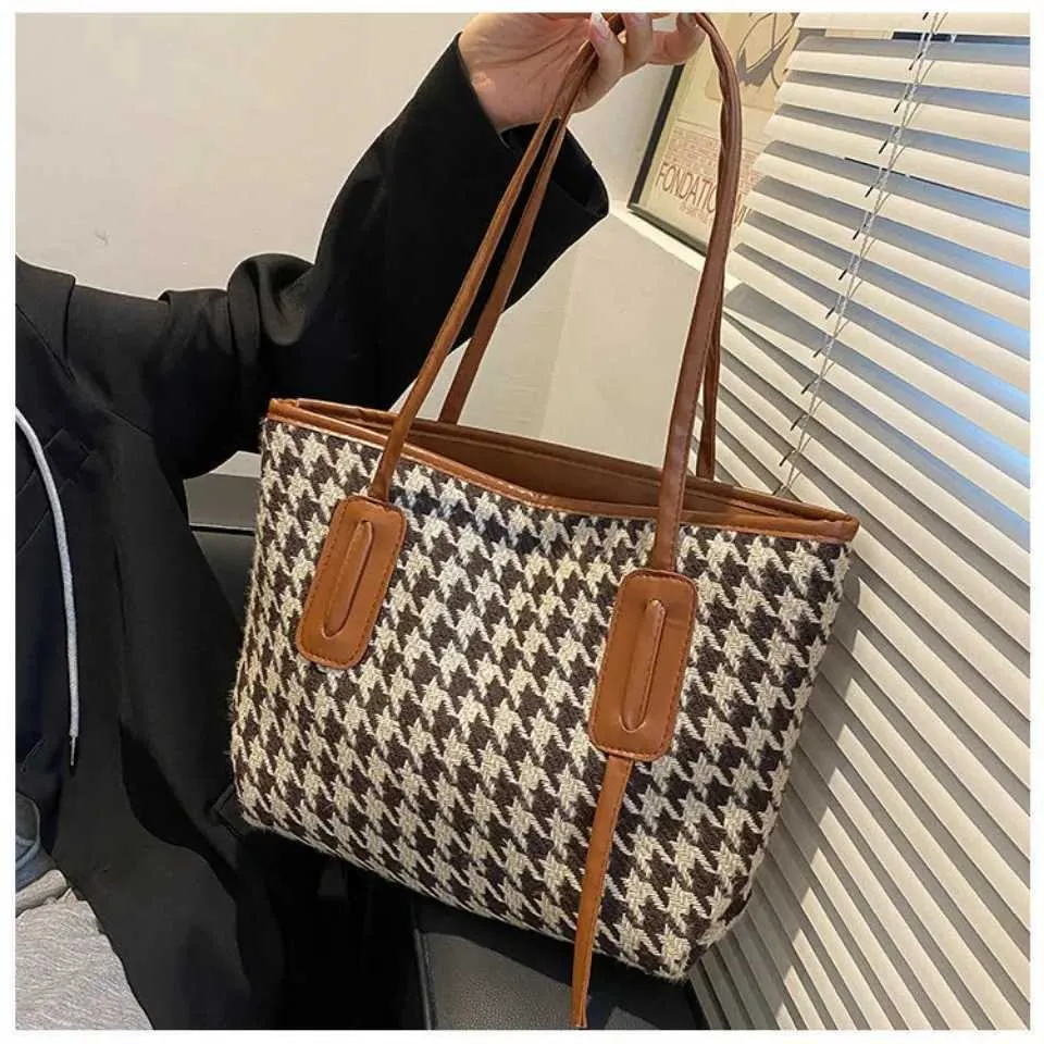 Womens Shoulder Bag And Tote Bag Large Capacity Grid Pattern Bag_voghion.com