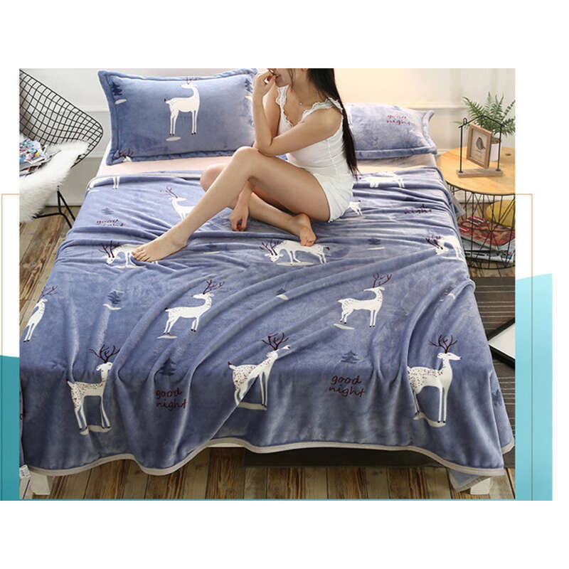 Children's Blanket, Lunch Break Thickened Coral Velvet Gift Blanket_voghion.com
