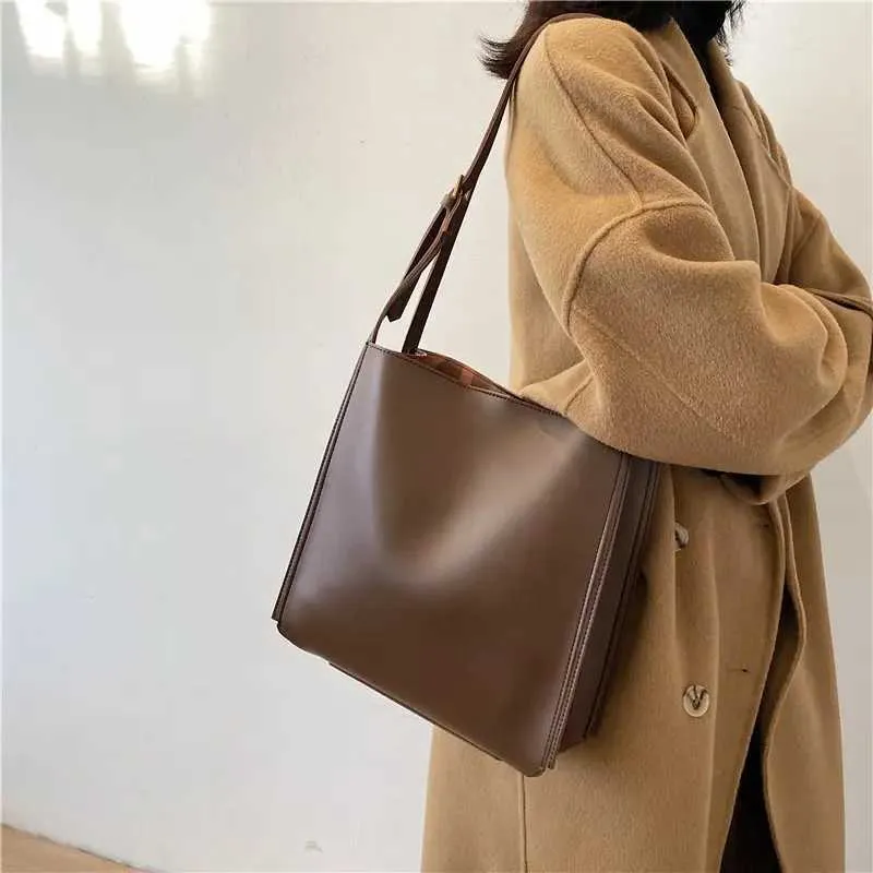 Women's Shoulder Bag Large Capacity Pu Leather Retro Bucket Bag_voghion.com