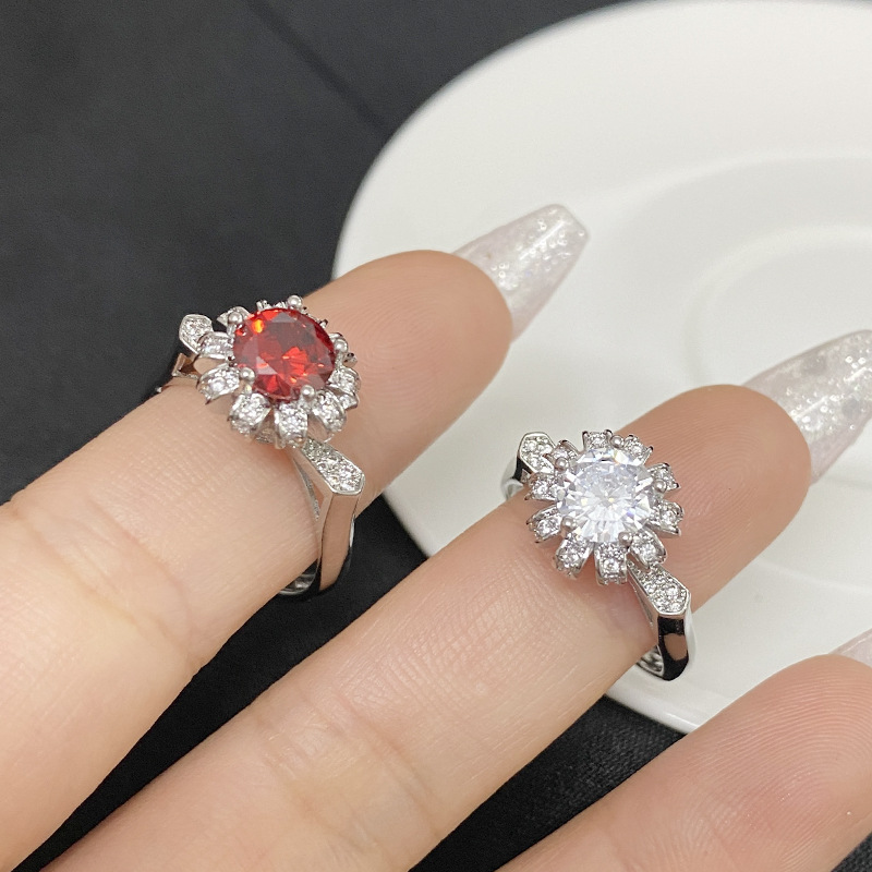 Versa Classic Light Luxury Red Crown da donna placcato oro con diamanti simulati, piccolo design a spalla alta, sposa dea_voghion.com