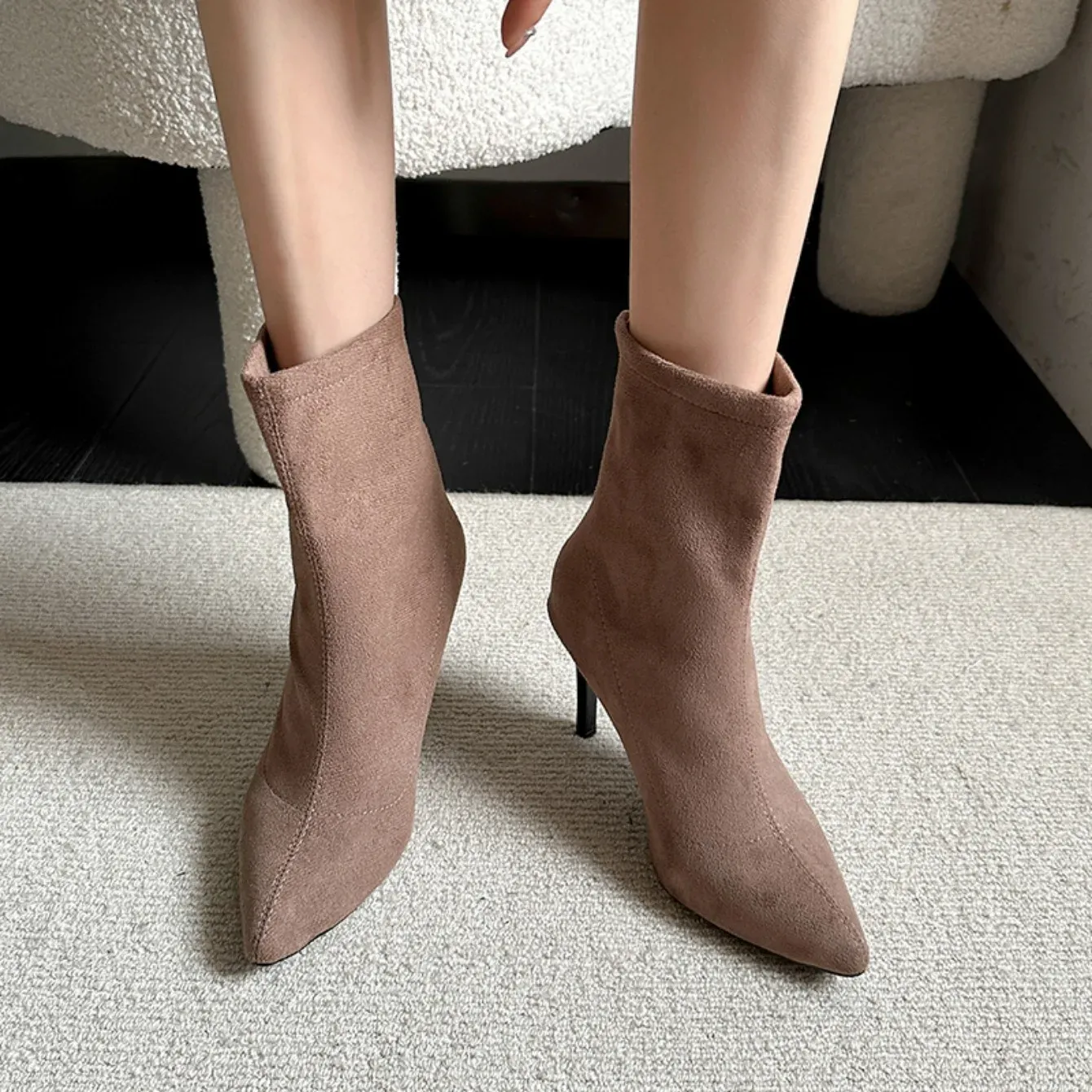 Casual Shoes Women's High Heels 2024 Autumn And Winter Warm Pointed Toe Back Zipper Stiletto Heel Short Boots_voghion.com