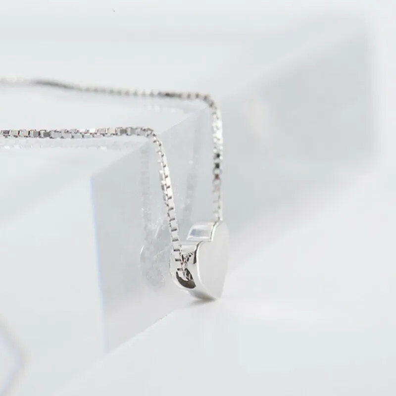 Collares de moda minimalistas con colgante liso en forma de corazón de plata esterlina, bonito collar con dije para mujer 230426_voghion.com