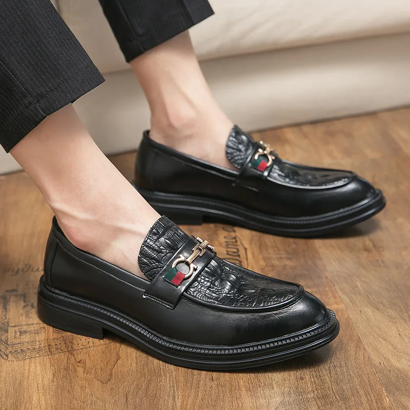 2023 nya män Casual Classic Designer Emed Läder Märke Bekväma Business Klänning Skor för män Loafers_voghion.com