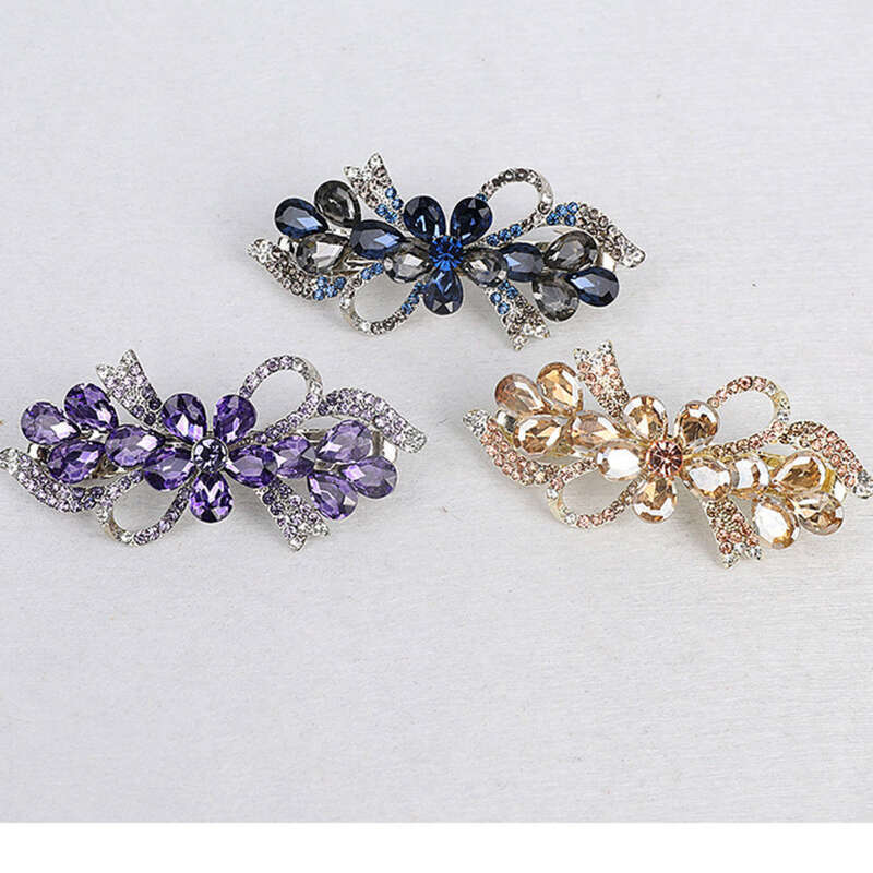 Small Flower Hair Clip With Rhinestones Elegant Spring Design_voghion.com
