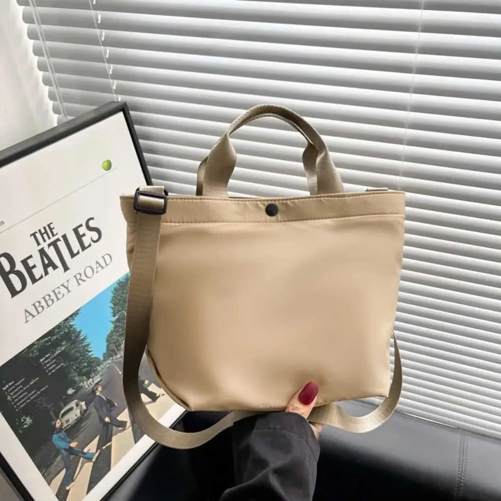 Vintage 2024 Nei Grousskapazitéit Handtasche Damen Nylon Stoff Schëllertasche Koreanesch Einfach PU Crossbody Taschen Dammen_voghion.com