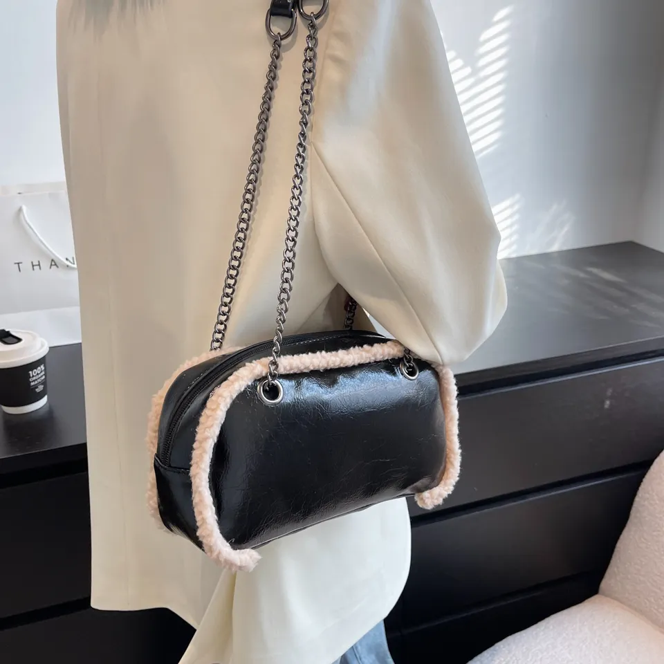 Retro-Stil Umhängetaschen Einfarbig Helles Leder Plüsch Kanten Schultertasche Designer Handtaschen Damen Shopper Totes_voghion.com