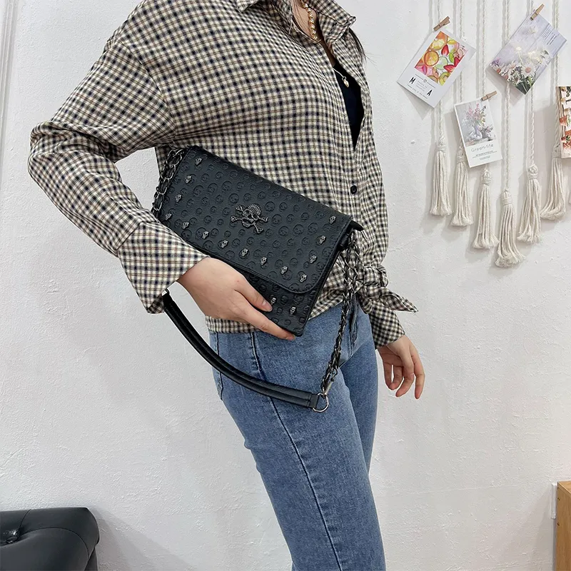 Vintage Niet Schwarz Crossbody Frauen PU Leder Messenger Coole Schädel Schulter Tasche Designer Flap Handtasche Bolso_voghion.com