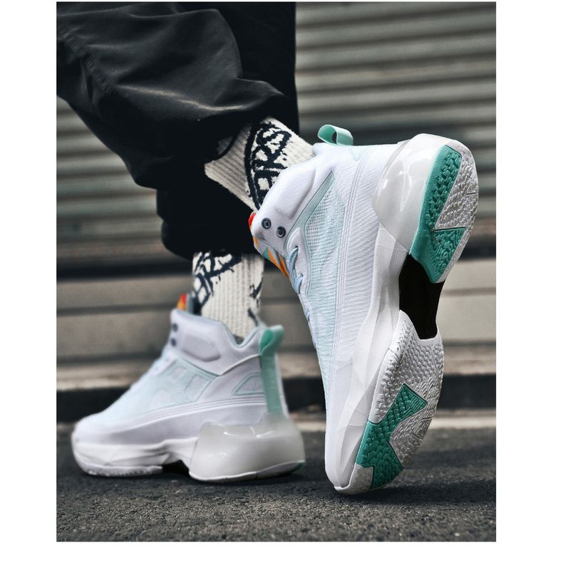 Yixing Sports produce un nou High-Top-Schuhe cu MD+Gummi+TPU-Reibung und Sound, geeignet für praktischen Basketball_voghion.com