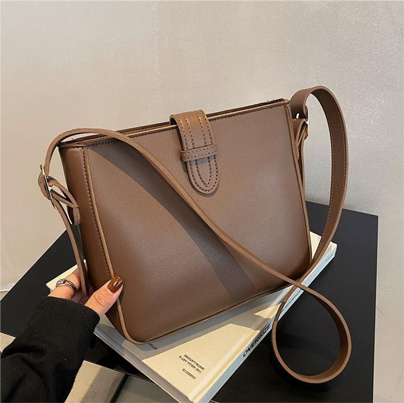 2024 Neue High-End-Tasche mit großem Fassungsvermögen für Damen, modische einfache, lässige Beuteltasche, im Internet_voghion.com