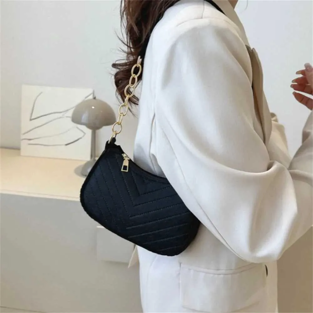 Womens retro gerie solid color shoulder casual girl wallet garbage simple and fashionable cross shaped bag Y241123_voghion.com