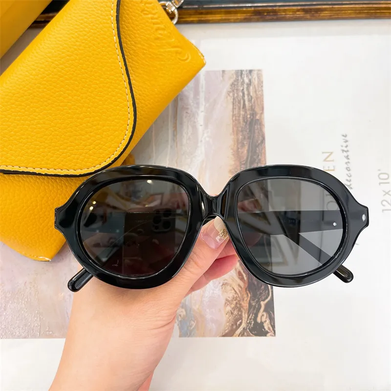 designer of Women and eyewear Summer Outdoor Fashion Style Beach Glasses Sports Flying men Sunglasses LW 40105F_voghion.com