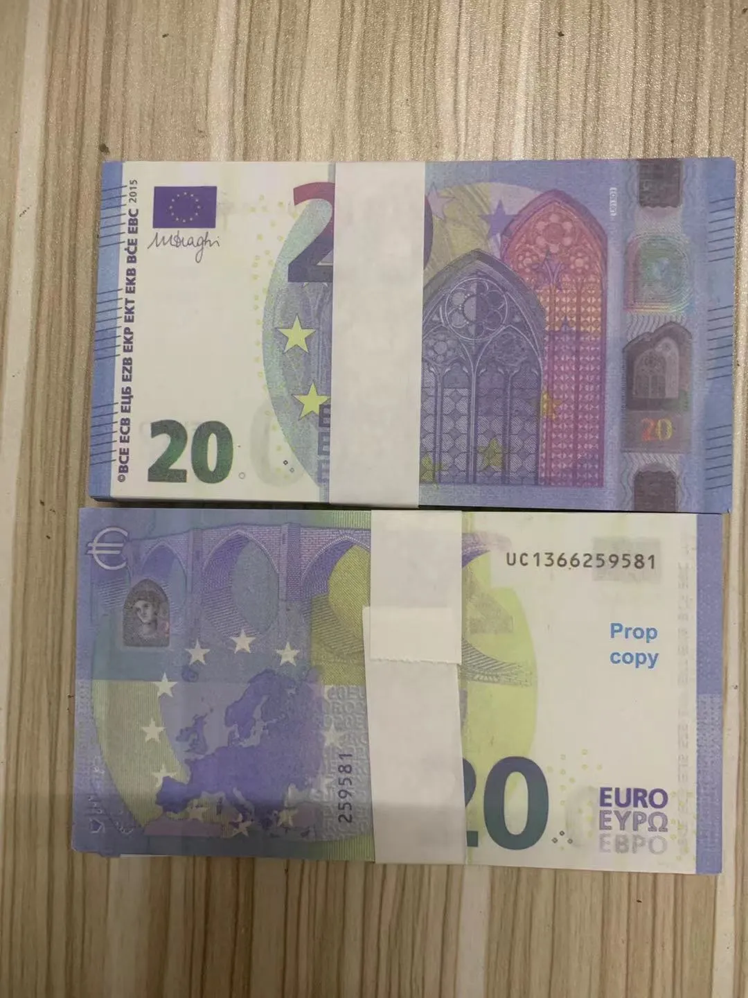 Set de billets factices pour décorations de fête et soirées_voghion.com