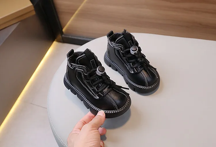 Botas cortas impermeables de cuero Happysteps para niños, zapatos de algodón cálidos y gruesos de felpa para la nieve, de invierno, a la moda, de cuero para niños pequeños_voghion.com