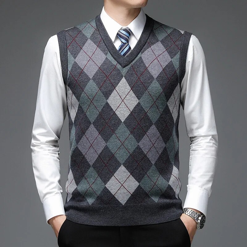 New Autum Fashion Designer Brand Argyle Pullover Diamond Sweater V Neck Knit Vest 6% Wool Sleeveless Casual Men Clothing_voghion.com