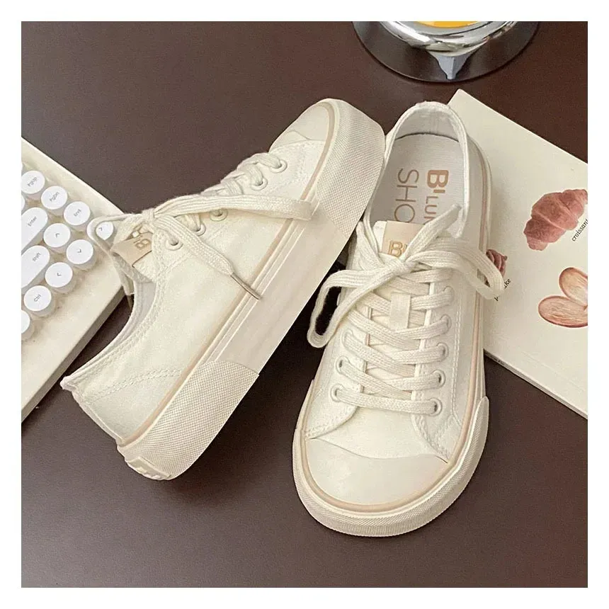 Baskets en toile confortables et polyvalentes pour femmes, style coréen, tendance printemps-été, chaussures décontractées pour femmes 240624_voghion.com