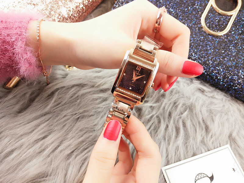 Orologio da marea impermeabile al quarzo con superficie del cielo stellato con diamanti quadrati coreani da donna di nuova moda_voghion.com