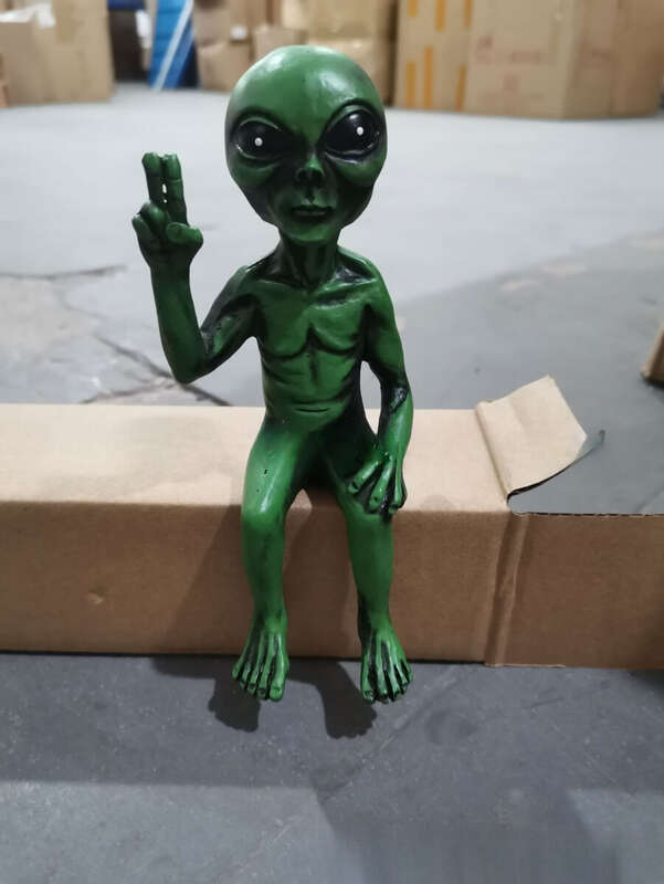 Harzstatus Harz Alien UFO Outdoor Zwerg Garten Statue Dekoration_voghion.com
