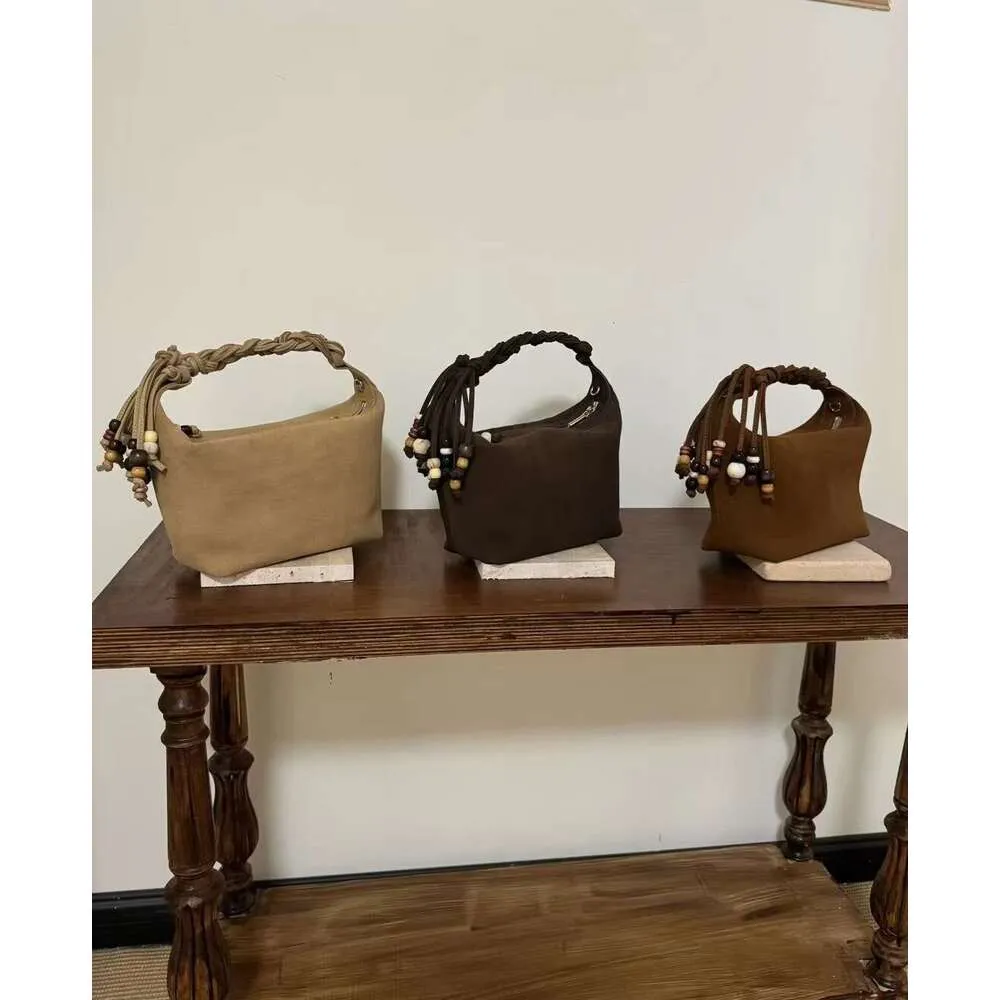 Borsa a tracolla da donna in vera pelle scamosciata, piccola, da 20 cm, con manico portatile, con design a nappe con perline e intreccio_voghion.com
