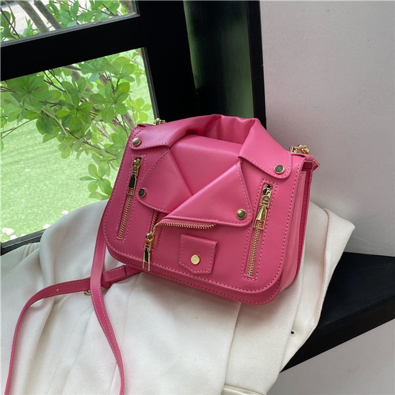2024 Neue modische personalisierte Tasche für Damen Nischenmode-Design Jacke Reißverschluss Coole Umhängetasche mit_voghion.com