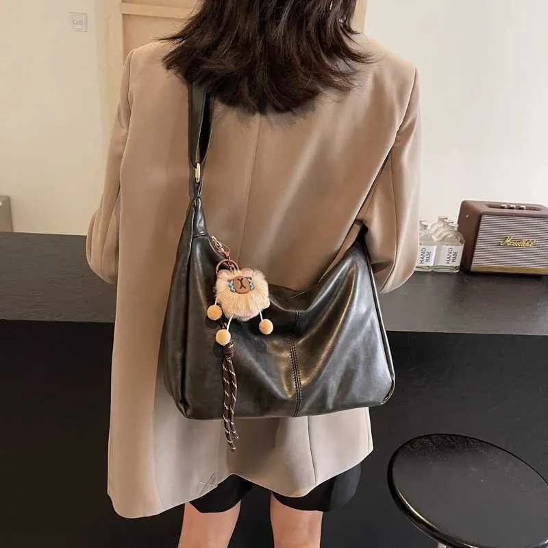 Modieuze dames schoudertas en crossbody tas voor herfst winter_voghion.com