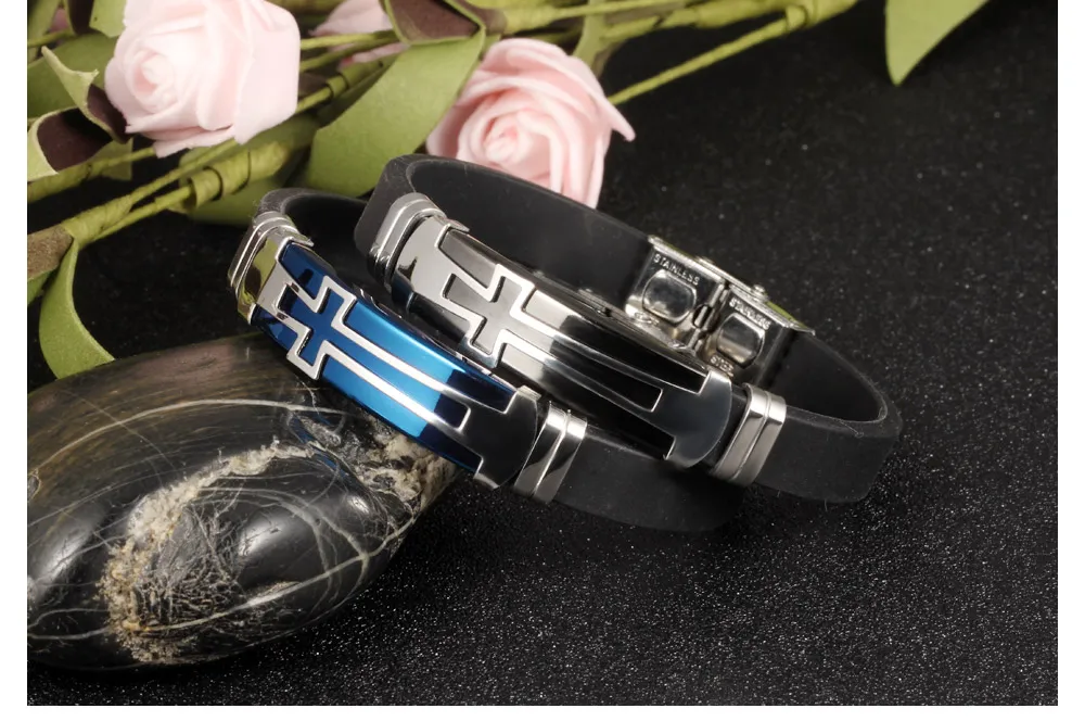 Braccialetti da uomo in silicone nero Classico in acciaio inossidabile Grande croce Gioielli da uomo Accessori con ciondolo religioso 2 colori1_voghion.com