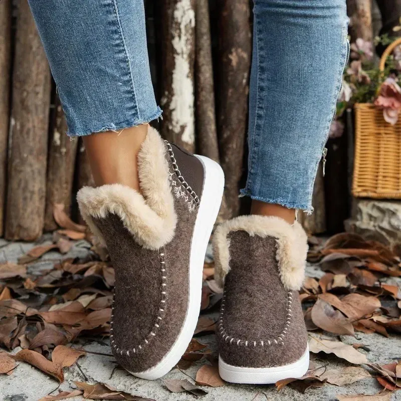 selg Sapatos Manga Feminina Inverno Biqueira Redonda Pelúcia Quente Curto Balde Flat Grande Botas de Neve 240904_voghion.com