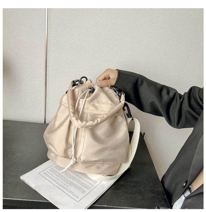 Lässige Schwimmtasche Große Kapazität Nylon Unterarm-Eimertasche Hochwertige tragbare Turntasche mit Kordelzug_voghion.com