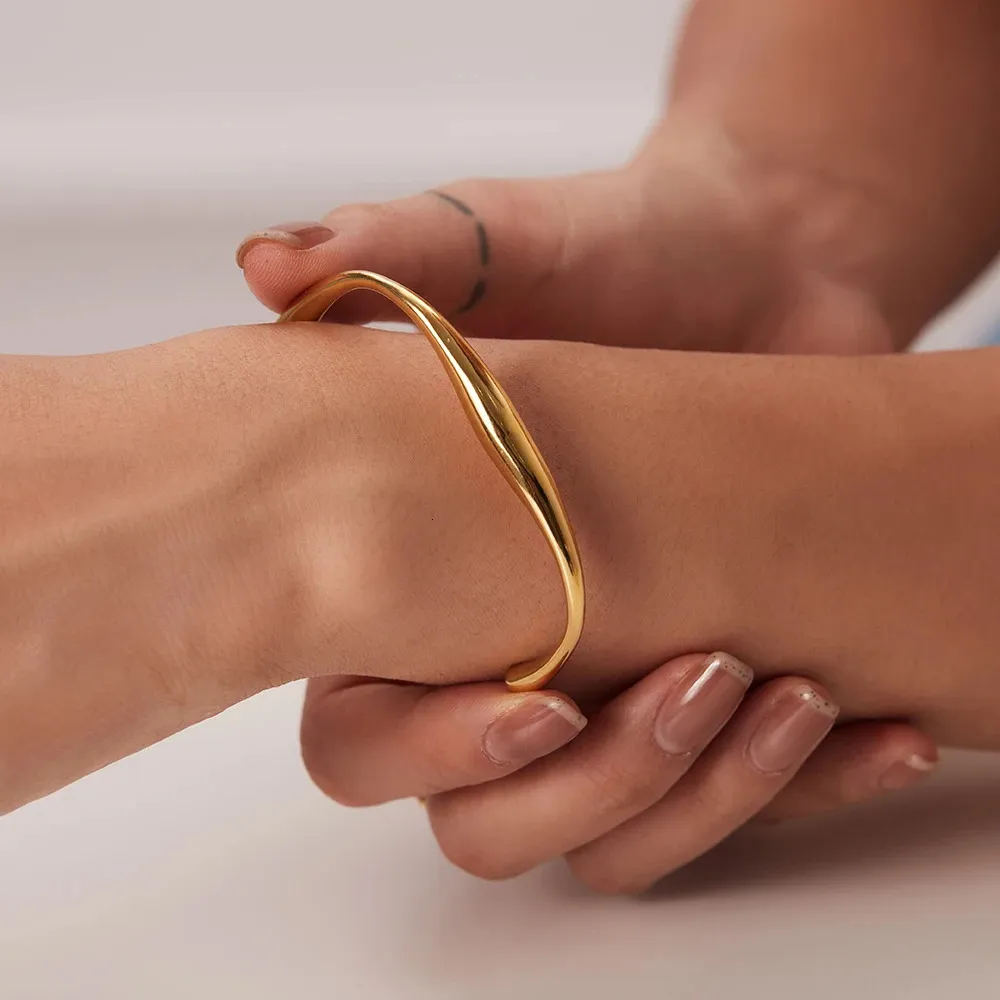 Stainless Steel Cuff Bangle Gold Plated Statement Bracelet_voghion.com