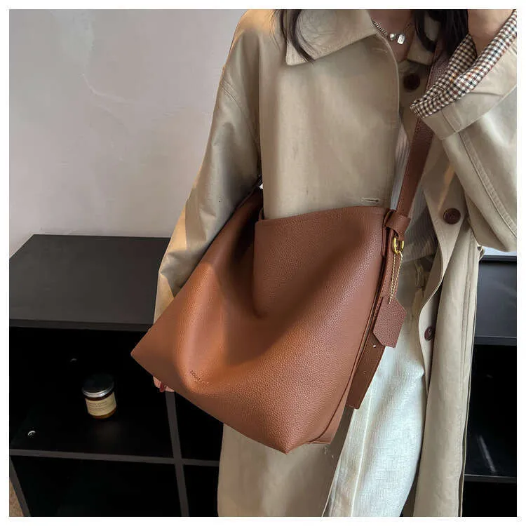 Vabaaja PU-nahast suure mahutavusega naiste käekotid, disainerist õlakott, suur ostukott, rahakott 2023_voghion.com